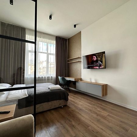 Romantic Apartments - In The Center Of Lviv , King-Size Bed エクステリア 写真