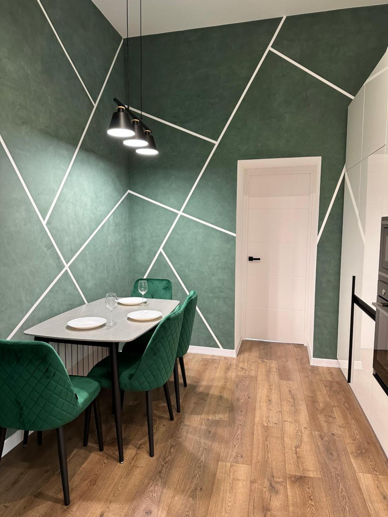 Romantic Apartments - In The Center Of Lviv , King-Size Bed エクステリア 写真