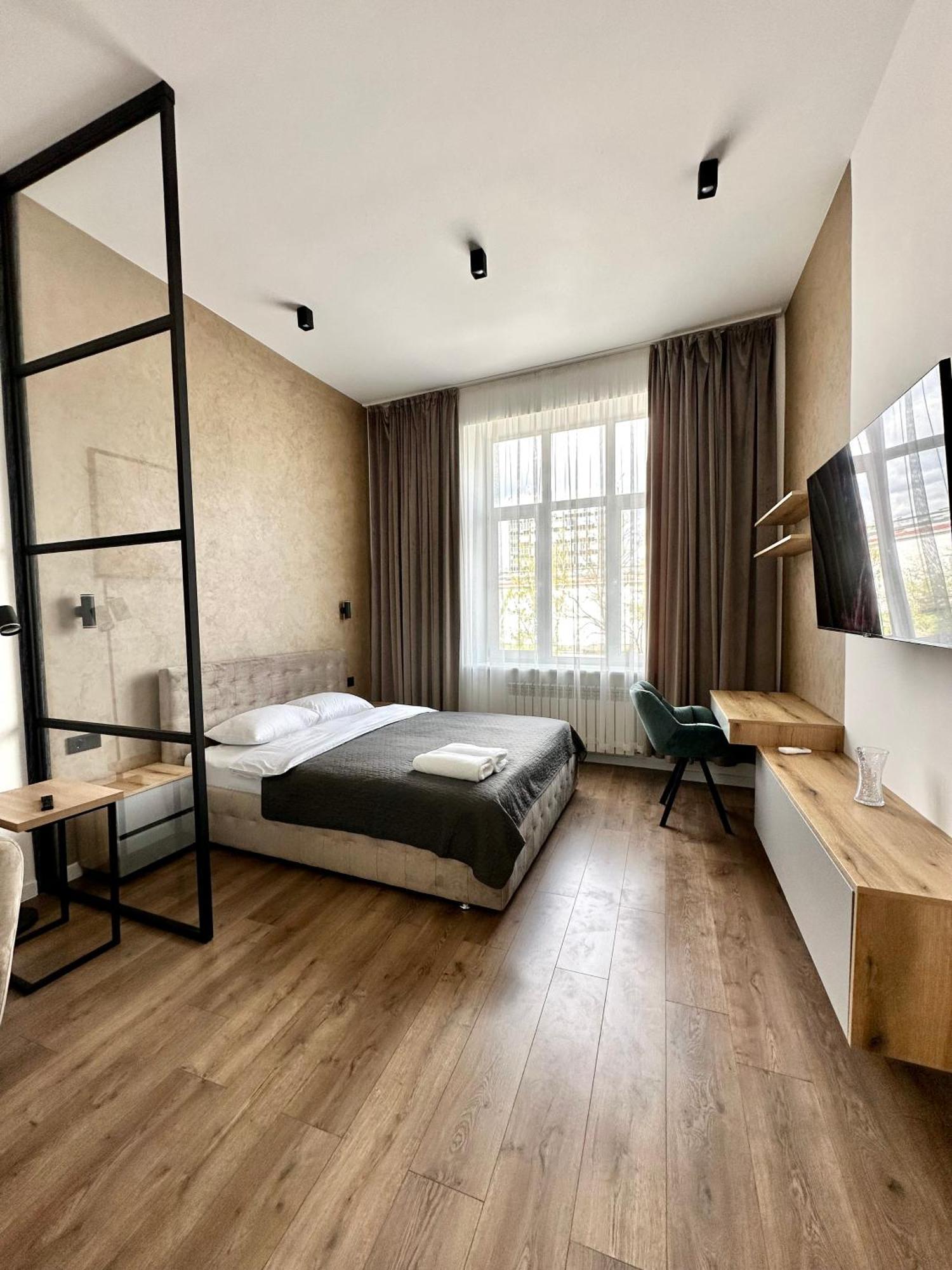 Romantic Apartments - In The Center Of Lviv , King-Size Bed エクステリア 写真