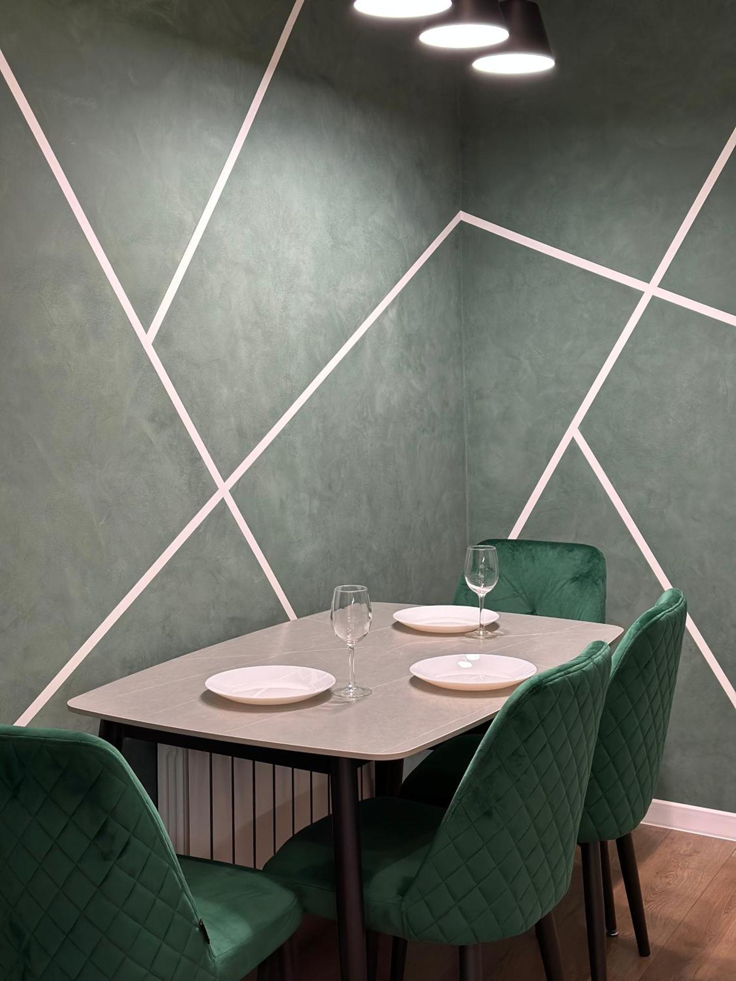 Romantic Apartments - In The Center Of Lviv , King-Size Bed エクステリア 写真