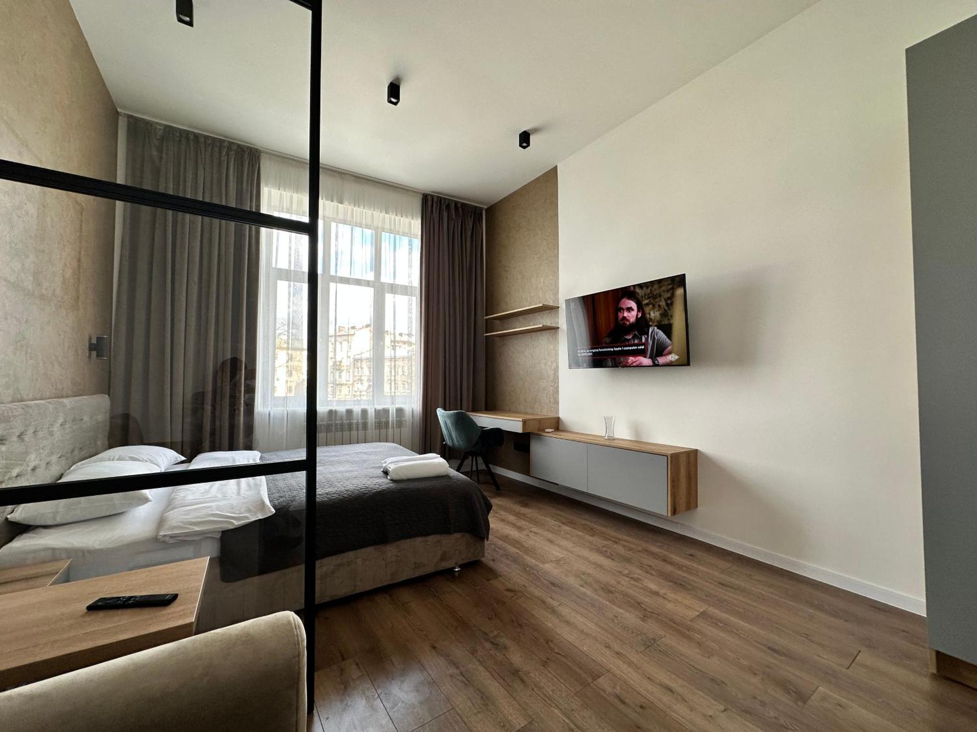 Romantic Apartments - In The Center Of Lviv , King-Size Bed エクステリア 写真