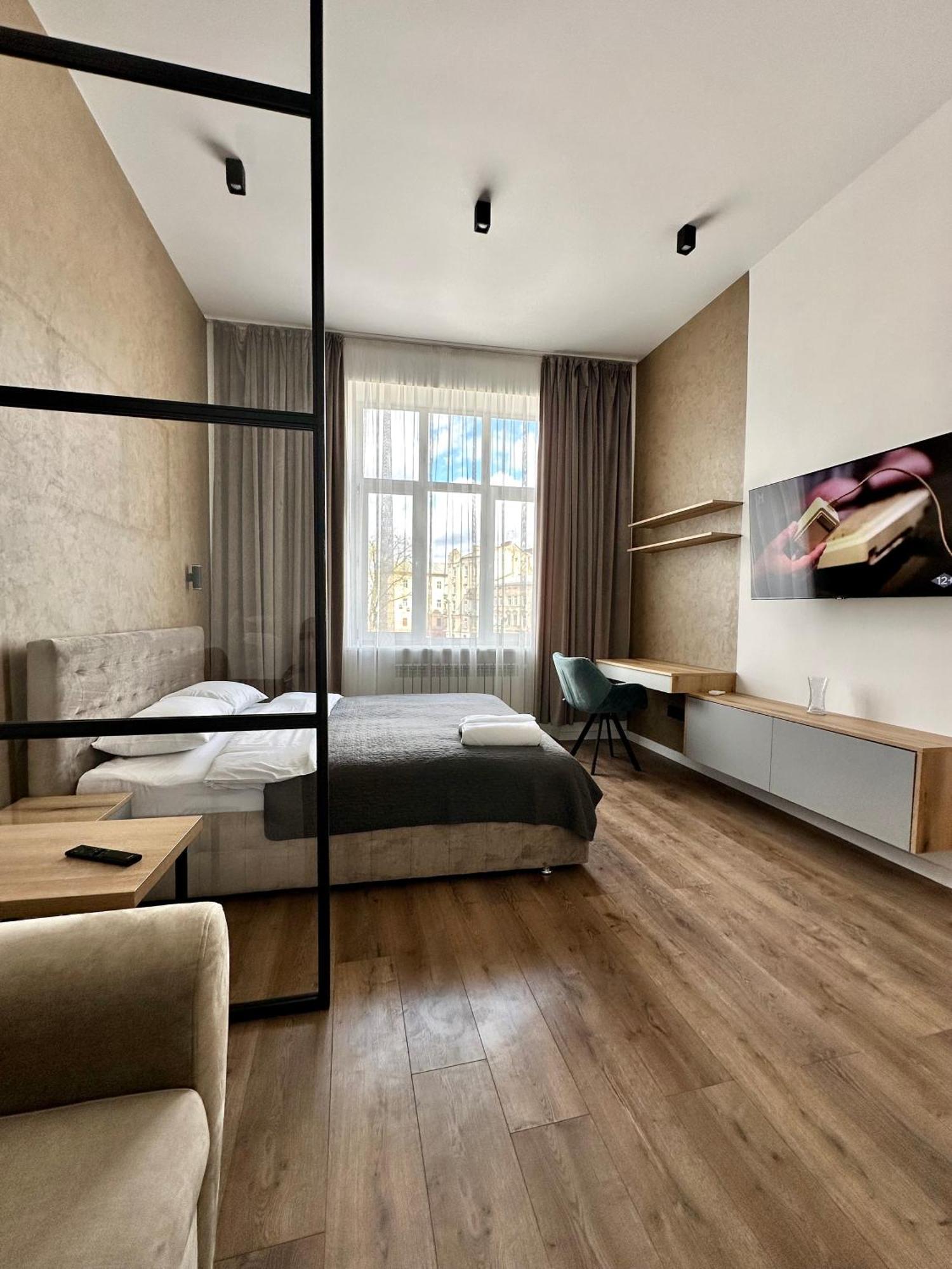 Romantic Apartments - In The Center Of Lviv , King-Size Bed エクステリア 写真