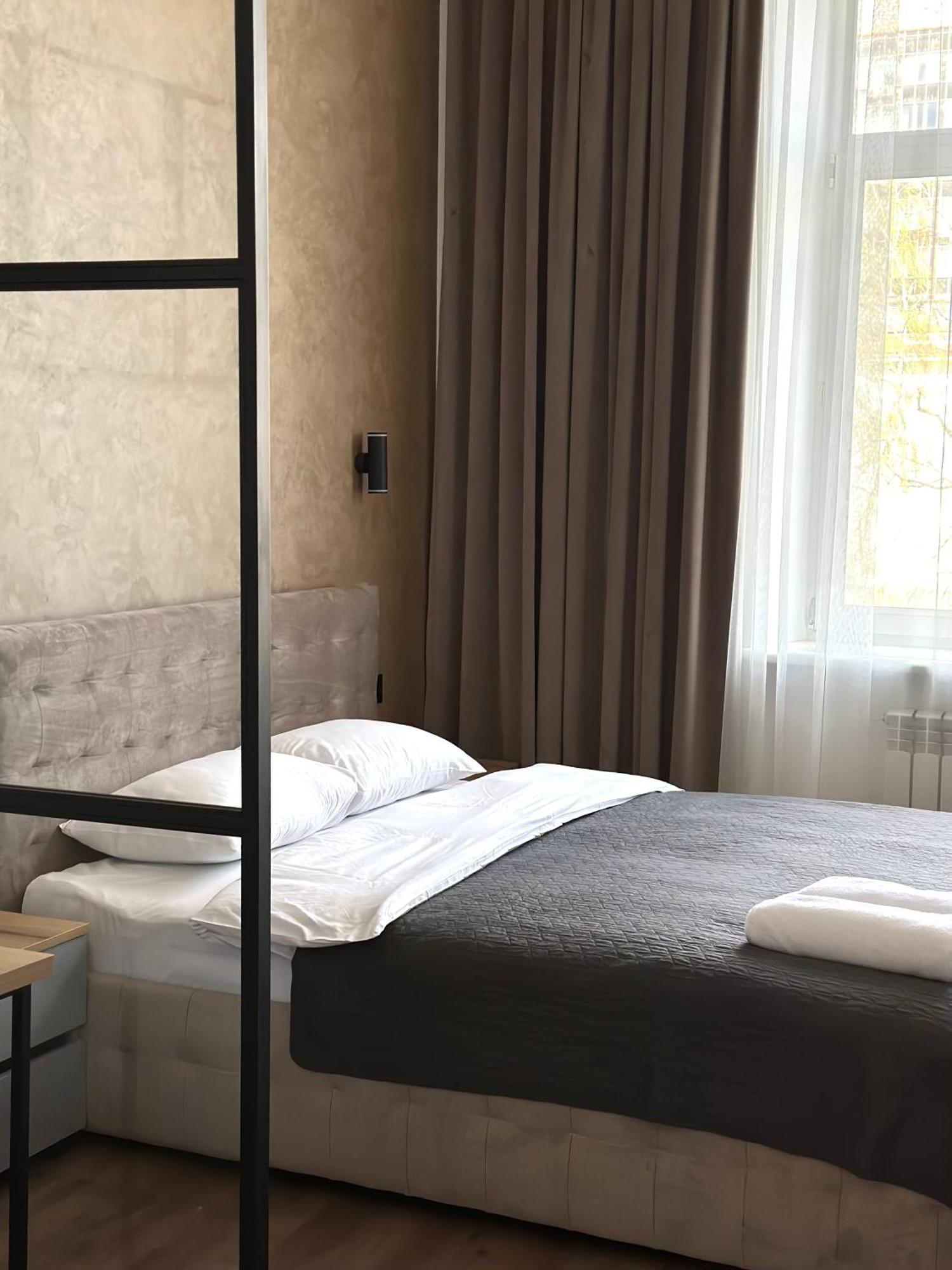 Romantic Apartments - In The Center Of Lviv , King-Size Bed エクステリア 写真