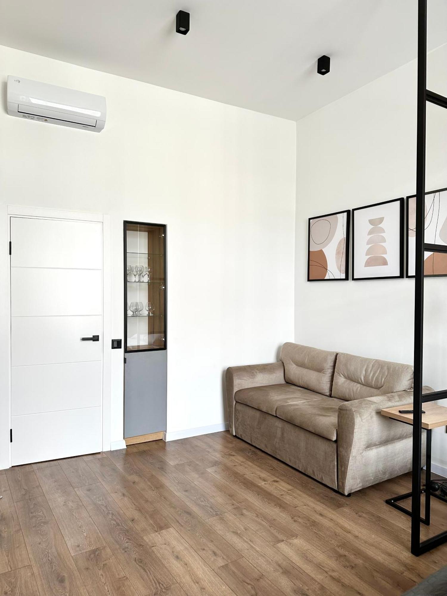 Romantic Apartments - In The Center Of Lviv , King-Size Bed エクステリア 写真